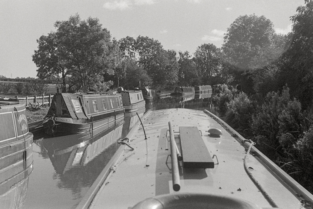 Photo essay: Gongoozeling Experiences Along England’s Canals with a 5cm Summitar and an M3
